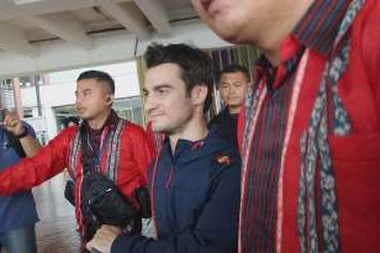 Pebalap Repsol Honda asal Spanyol, Dani Pedrosa, tiba di Bandara Soekarno-Hatta, Tangerang, Sabtu (13/2/2016).