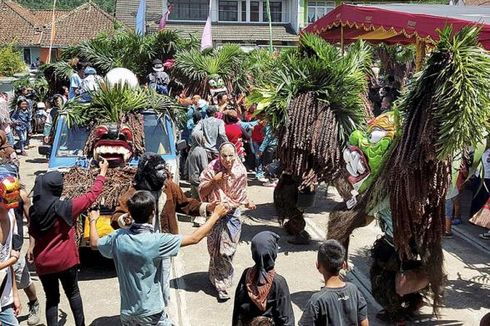 Perkawinan Seni Tradisi di Pulau Krooders