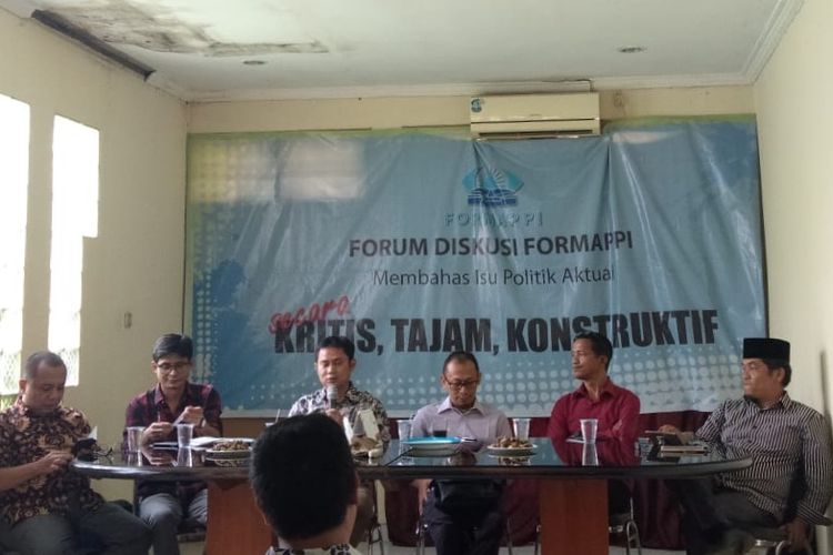 Diskusi di di kantor Forum Masyarakat Peduli Parlemen Indonesia (Formappi), Jakarta Timur, Kamis (4/4/2019).