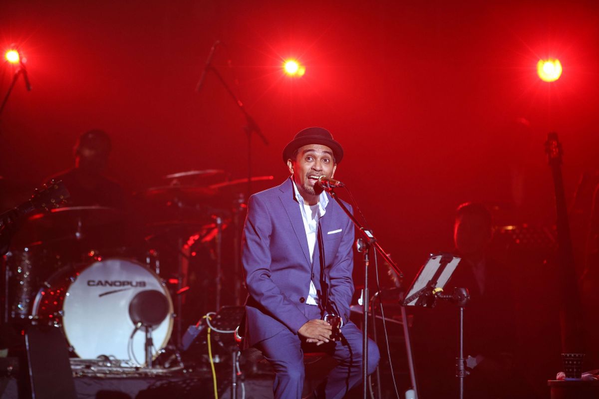 Penyanyi Glenn Fredly tampil dalam konser Harmonia Titik Balik yang digelar di Balai Sarbini, Plaza Semanggi, Jakarta Pusat, Kamis (14/2/2019).