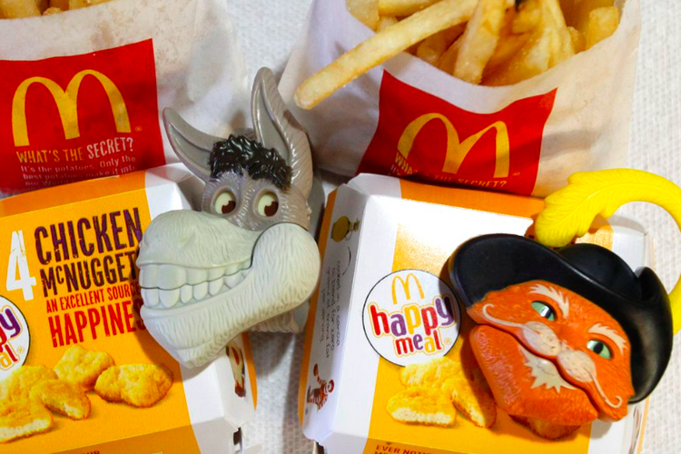 Ilustrasi menu Happy Meal