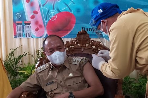 Wabup Banyumas Usai Disuntik Vaksin Covid-19: Jarumnya Kecil, Jadi Enggak Sakit