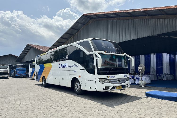 Armada DAMRI Yogyakarta-Denpasar Bali.