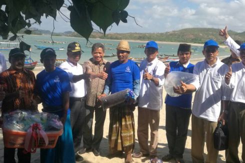 KKP Bantu Fasilitas Budidaya untuk Penangkap Benih Lobster di Lombok 