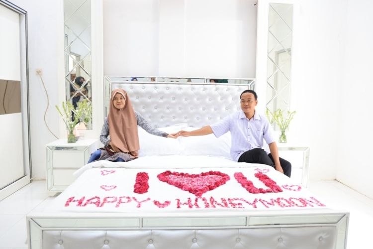 Hairul dan Khusnul menempati kamar bulan madu di rumah dinas wali kota Probolinggo. 