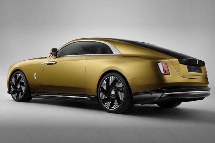 Pabrikan mobil mewah asal Inggris, Rolls-Royce sudah mengonfirmasi akan meluncurkan mobil listrik bernama Rolls-Royce Spectre EV. 