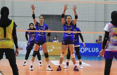 Tim bola voli putri Bandung BJB Tandamata mengawali kiprahnya di Proliga 2022 dengan hasil positif. Yolla Yuliana dan kolega berhasil mengalahkan juara bertahan Jakarta Popsivo Polwan, dengan skor 3-2 (20-25, 25-15, 25-18, 21-25, 15-7). 