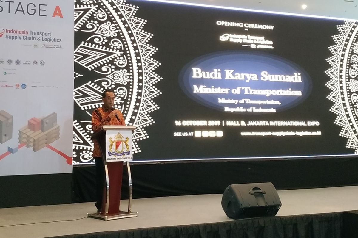 Menteri Perhubungan (Menhub) Budi Karya Sumadi memberikan sambutan pada Opening Ceremony Indonesia Transport Supply Chain & Logistics, di Jiexpo Kemayoran, Jakarta, Rabu (16/10/2019).