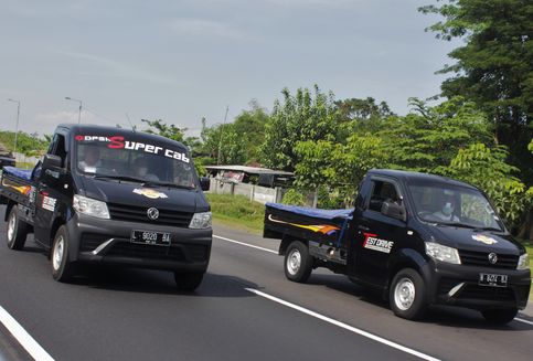 Adu Irit BBM DFSK Super Cab Bermuatan Penuh
