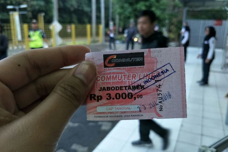 Tiket kertas yang digunakan di stasiun-stasiun Commuterline khusus hari ini, Senin (23/7/2018). Tiket ini dibeli di Stasiun Universitas Indonesia. 