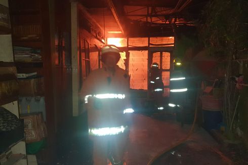 Kebakaran Rumah di Meruya, 50 Personel Damkar Diterjunkan