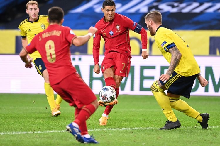 Cristiano Ronaldo mencetak gol keduanya dalam laga Swedia vs Portugal di ajang UEFA Nations League pada 8 September 2020 di Solna, Swedia.
