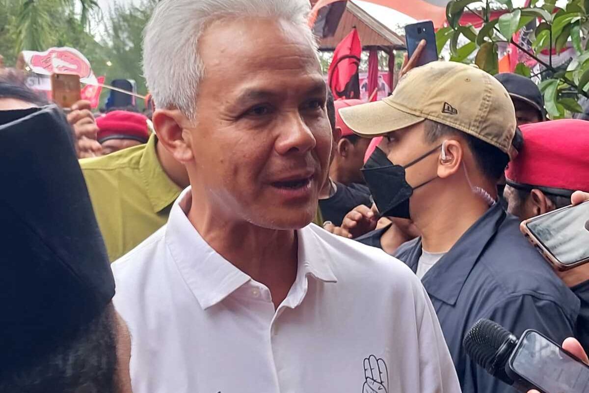 Calon presiden nomor urut 3, Ganjar Pranowo usai menghadiri acara Jathil Bareng Mas Ganjar di Embung Kali Aji, Wonokerto, Kapanewon Turi, Kabupaten Sleman, Selasa (6/02/2024).