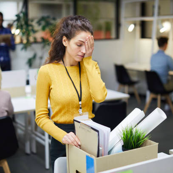 Ilustrasi PHK memengaruhi kepercayaan diri