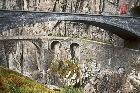 Legenda Teufelsbrucke, Jembatan di Swiss yang Dibangun Iblis