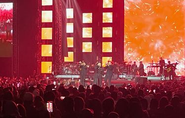 Ahmad Dhani di konser 51 Tahun Kerajaan Cinta Ahmad Dhani yang digelar di Istora Senayan kawasan Jakarta Pusat pada Minggu (28/5/2023). 