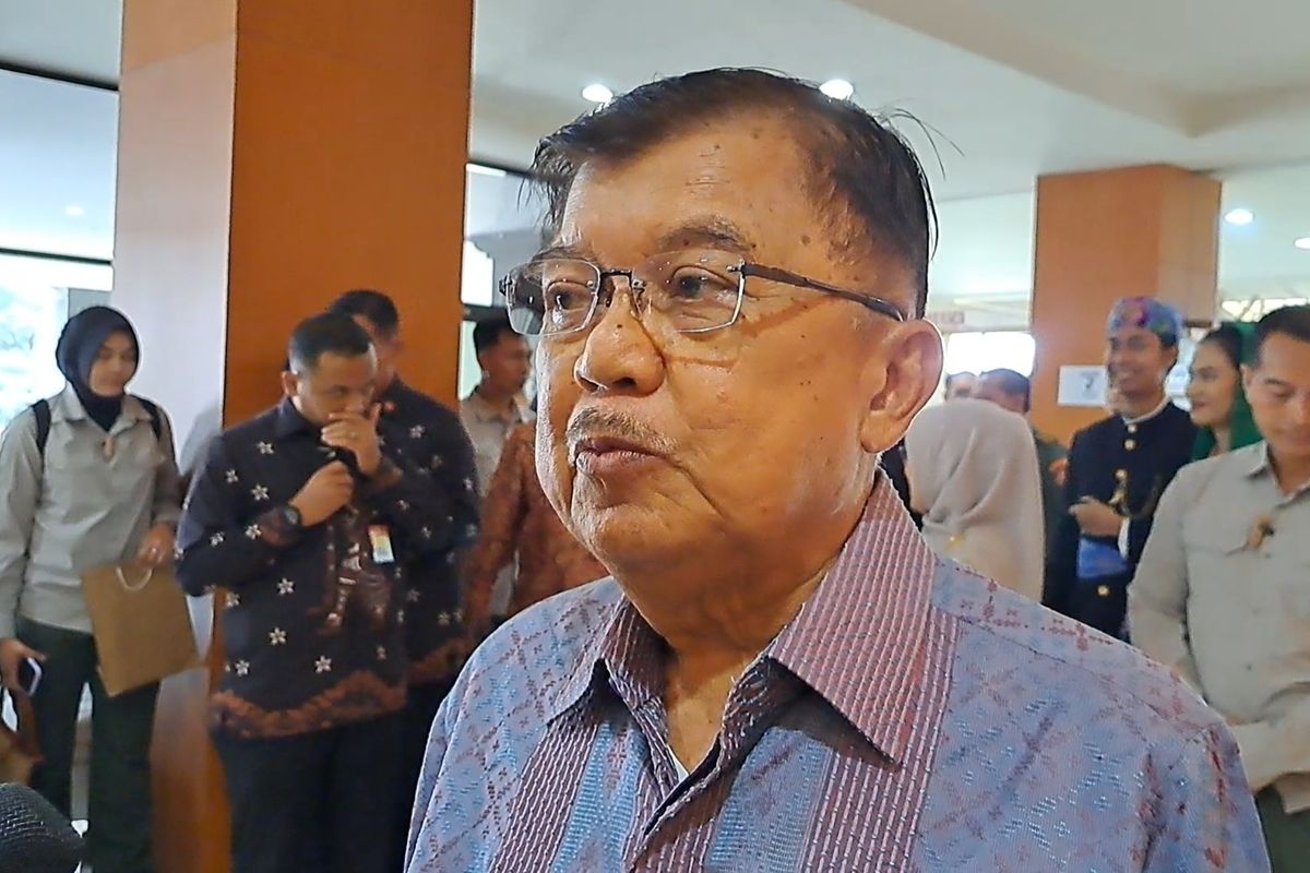 Wakil Presiden ke-10 dan ke-12 Republik Indonesia Jusuf Kalla saat ditemui di Gedung Krida Bhakti, Jakarta, Selasa (30/5/2023).