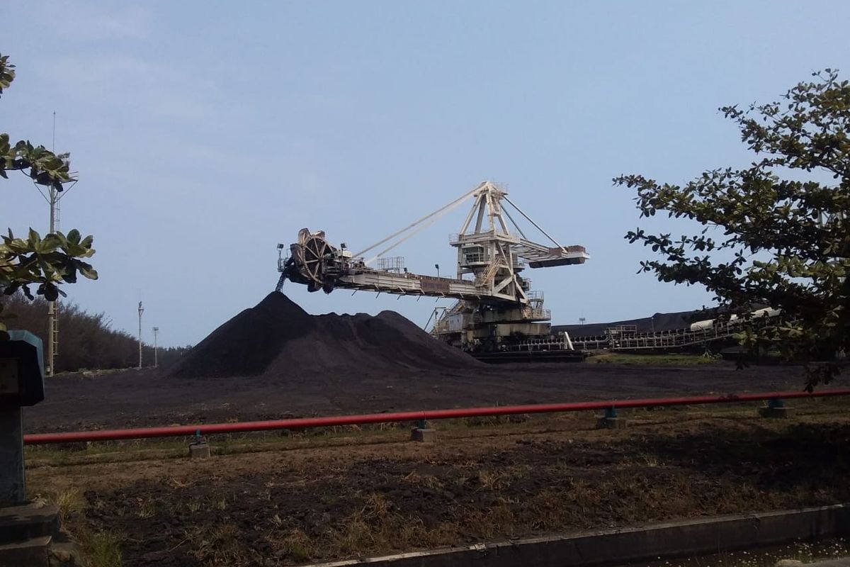 Limbah batu bara yang dinamakan fly ash dan bottom ash (FABA) ini telah berhasil dimanfaatkan oleh Perusahan Listrik Negara (PLN) menjadi bahan bangunan.