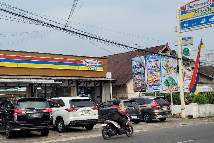 Kebijakan Bebas Parkir di Indomaret Banyumas, Jukir Lama Hilang tapi Muncul Jukir Baru