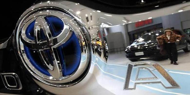 Toyota melakukan recall 6,5 juta unit untuk beberapa model karena power window.