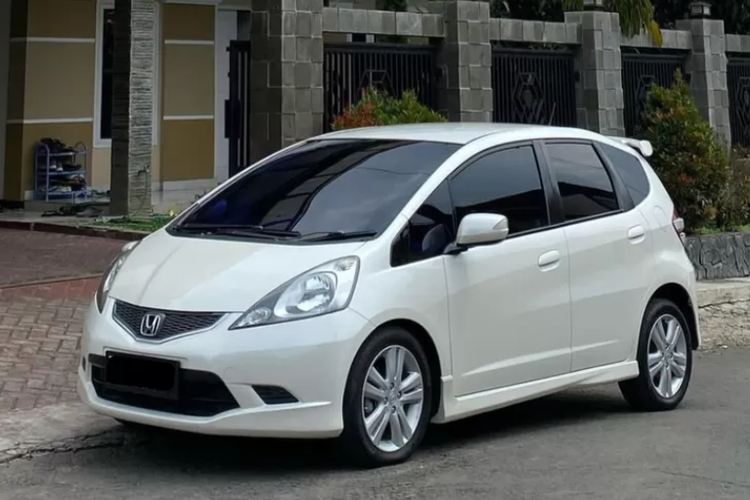 Ilustrasi Honda Jazz generasi kedua