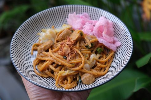 Resep Mi Gomak Nyemek Khas Medan, Pakai Mi Lidi Besar 