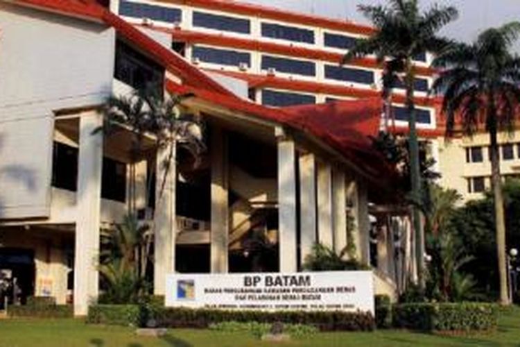 Kantor pusat Badan Pengusahaan Batam, Kepulauan Riau. Pemerintah tengah membahas dualisme pengelolaan Batam antara BP dan Pemerintah Kota Batam. Dualisme disebut sebagai salah satu penyebab Batam semakin tidak kompetitif sebagai kawasan industri.