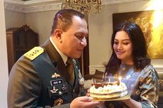 4 Fakta Bella Saphira, Karier hingga Kisah Cinta dengan Letjen TNI Agus Surya Bakti 