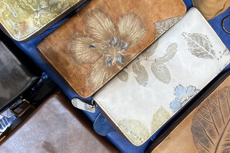Dompet kulit ecoprint Wrekso Leather Goods, INACRAFT 2024