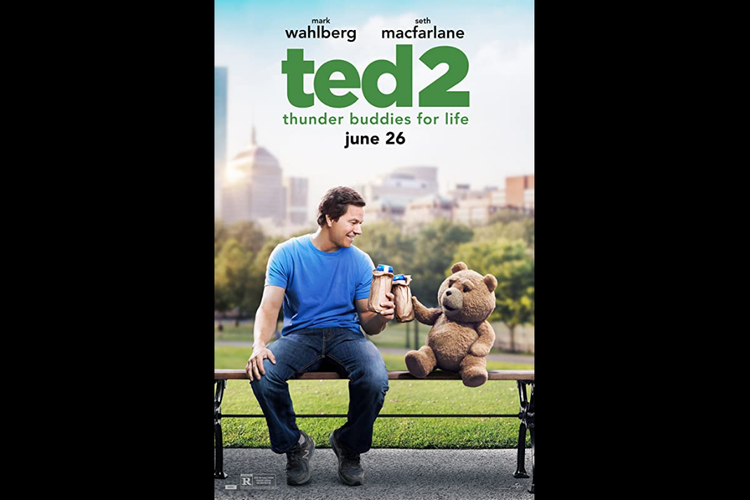 Mark Wahlberg dan Seth MacFarlane dalam film komedi Ted 2 (2015).