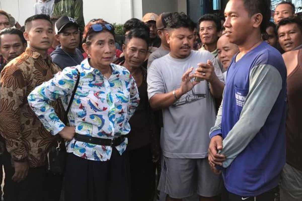 Menteri Kelautan dan Perikanan Susi Pudjiastuti saat sidak di Muara Baru 