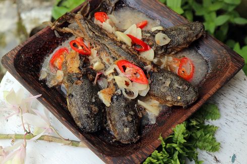 Resep Pecel Lele Kuah Santan, Panggang Ikan Lebih Dulu 