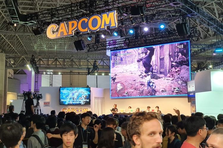 Booth Capcom yang menampilkan gamplay Monster Hunter World: Iceborn