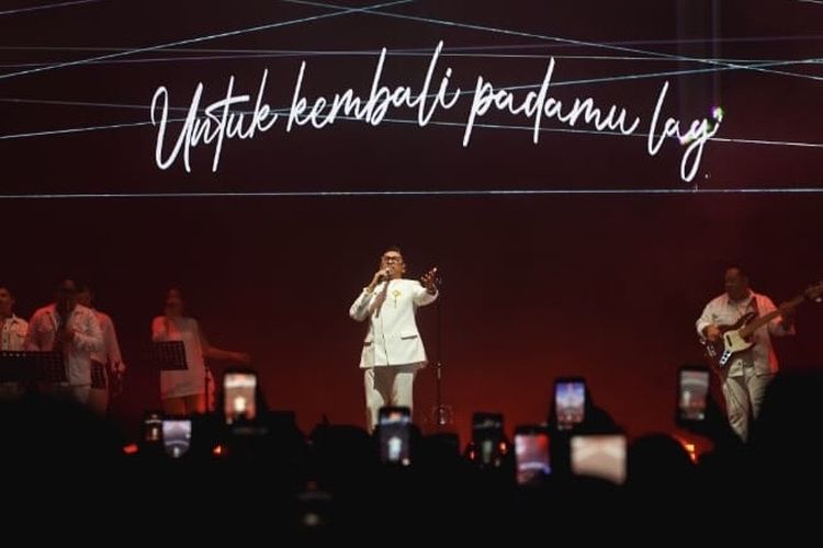 Nyanyian Sammy Simorangkir untuk Mendiang Ayahnya di Konser 20SSS