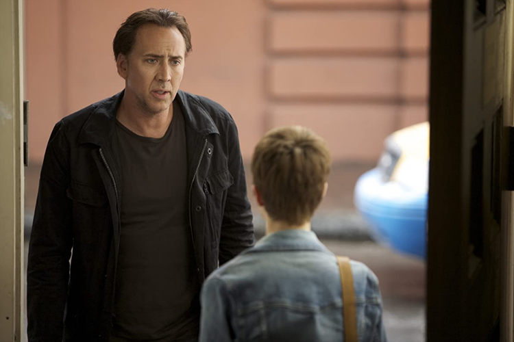 Nicolas Cage dan Sami Gayle dalam film aksi Stolen (2012).