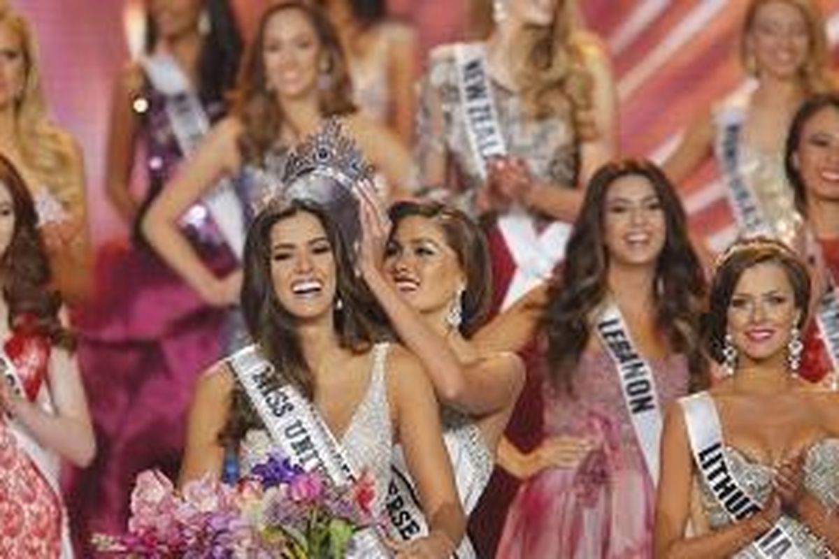 Miss Colombia, Paulina Vega, ternyata tidak hanya menerima tepuk tangan atau pujian, tapi juga kalimat-kalimat dengan nada kekecewaan. 