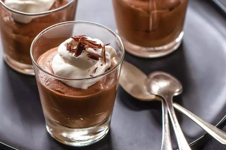 Ilustrasi chocolate mousse ala cafe