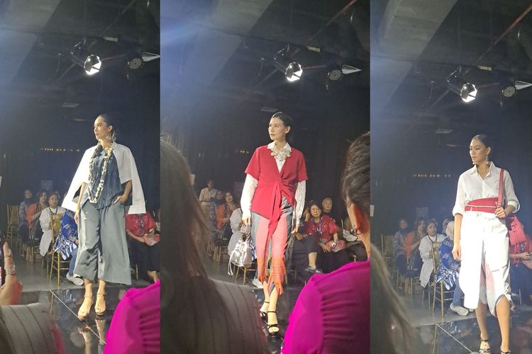 Model mengenakan wastra nusantara di Wastra Trunk Show Green and Trendy Kelana Wastra Fashion Fest untuk Indonesia 2024