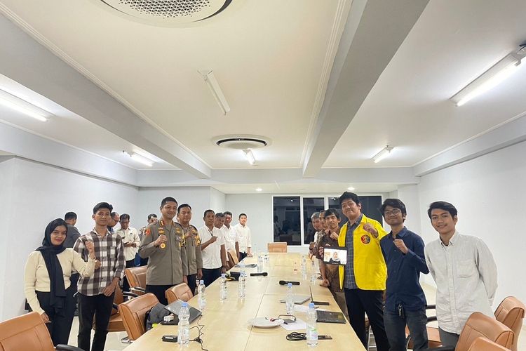 Audiensi oleh Polres Metro Depok, pihak kampus UI, BEM UI, dan keluarga Akseyna Ahad Dori tentang kasus kematiannya yang belum terungkap selama sembilan tahun.