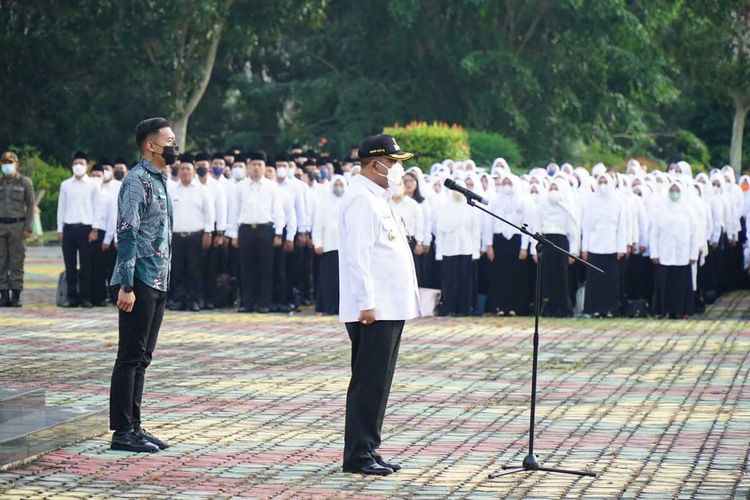 Kebijakan pemerintah pusat yang akan menghapus pegawai non-ASN pada tahun 2023 mendatang ditanggapi serius oleh Pemerintah Kabupaten (Pemkab) Karimun, Kepulauan Riau (Kepri).