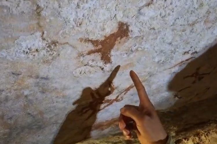Karhutla Sulsel Ancam Lukisan Gua Tertua di Dunia Berusia 67.800 Tahun