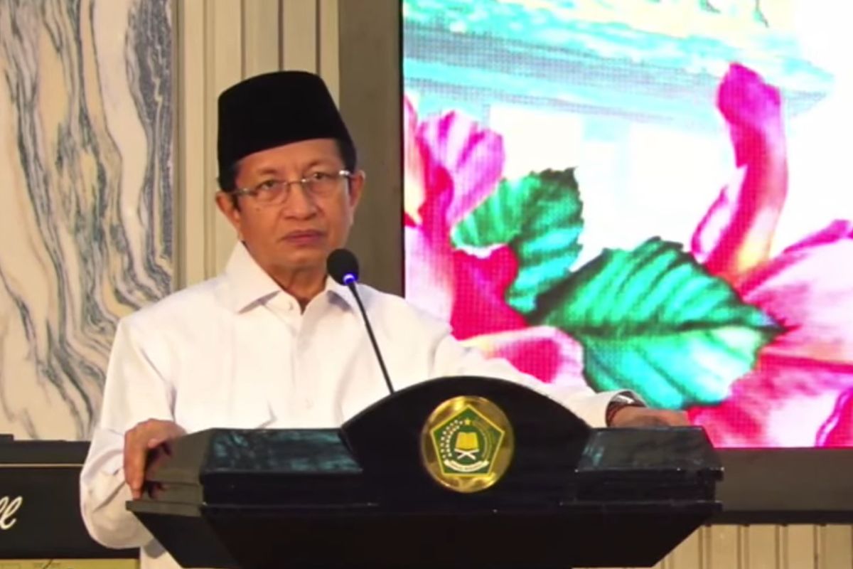Menteri Agama RI Nasaruddin Umar dalam acara Ngaji Budaya Tradisi Muharam di Nusantara bertema Pesan Ekoteologi dalam Perspektif Kearifan Lokal Nusantara di Auditorium H.M. Rasjidi, Kementerian Agama, Jakarta, Senin (23/6/2025).