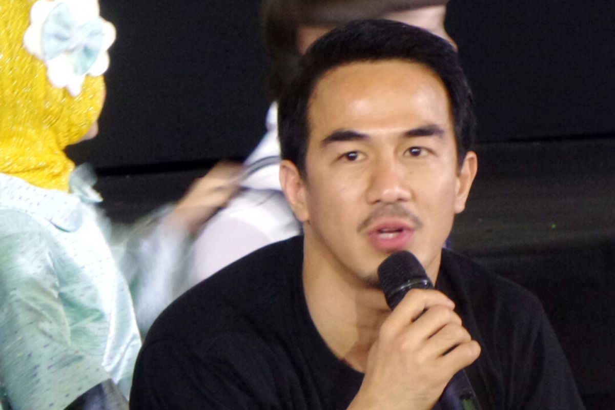 Joe Taslim berbicara mengenai film yang dibintanginya, Surat Kecil untuk Tuhan, di CGV Blitz Megaplex, Grand Indonesia, Tanah Abang, Jakarta Pusat, pada Selasa (20/6/2017). 