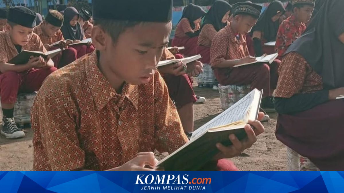 Berkah di Balik Blank Spot Sumbawa, Literasi Tetap Menyala di Kala Liburan
