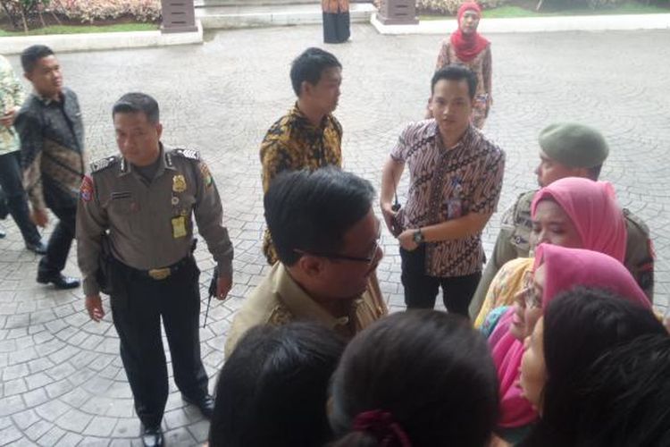 Wakil Gubernur DKI Jakarta Djarot Saiful Hidayat saat tiba di Balai Kota, Senin (13/2/2017) pagi.