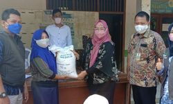 Heboh KPM di Pandeglang Dapat Beras Menggumpal, PT Pos Indonesia dan Bulog Langsung Menggantinya