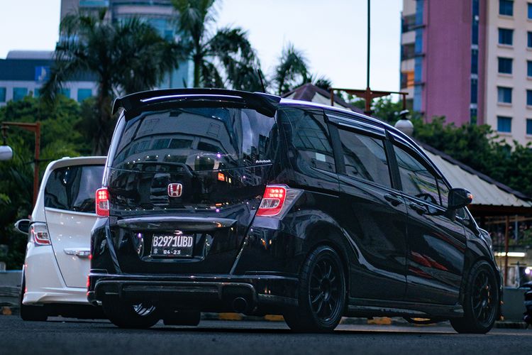 Modifikasi Honda Freed