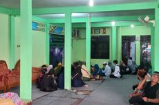 Pelayat Terus Berdatangan ke Rumah Korban Longsor di Depok