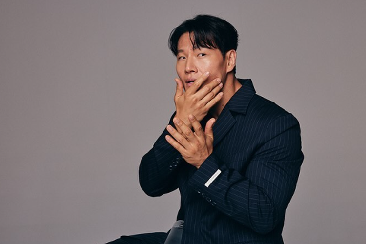 Kim Jong Kook merupakan bintang Running Man yang abru saja umumkan pernikahan.