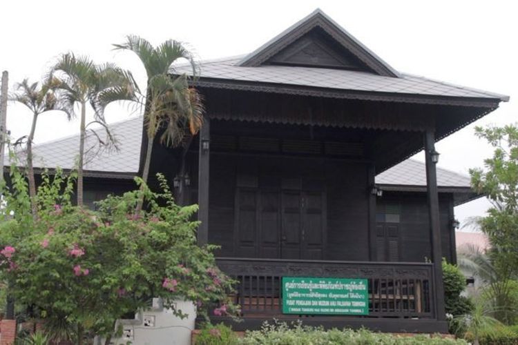 Rumah Haji Sulong direnovasi pada tahun 2015 dan sekarang berfungsi sebagai pusat pembelajaran untuk mengedukasi masyarakat tentang kehidupan dan karya almarhum pemimpin spiritual.
